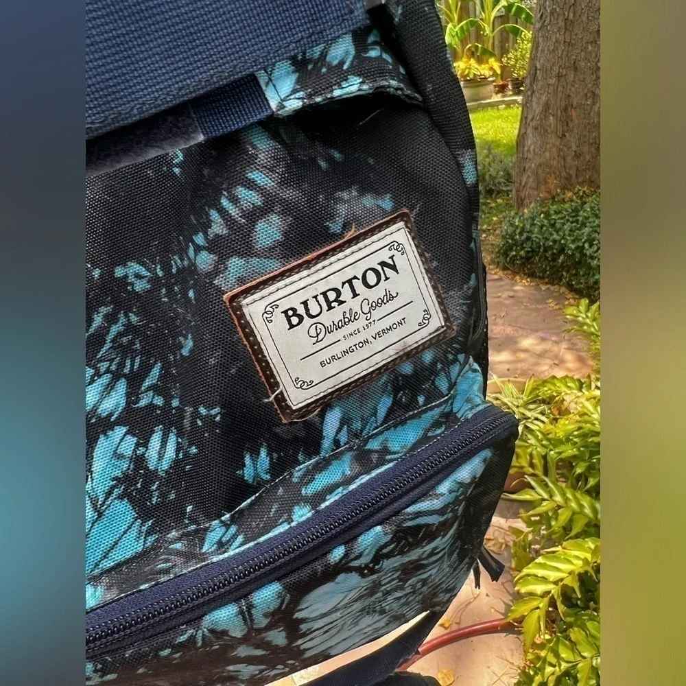 ▶️ Burton ◀️ Black and Blue Back Pack